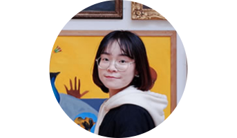 Jidan pictured at an art gallery